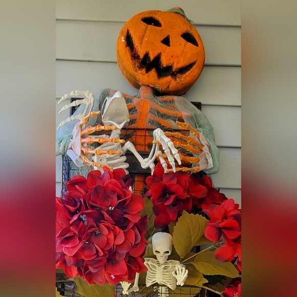 Meet your Posher, Beverly - Picture 7 of 16